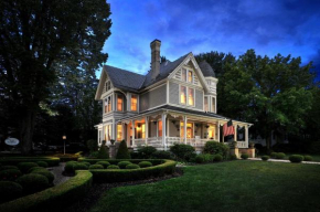 The Historic Morris Harvey House Bed and Breakfast